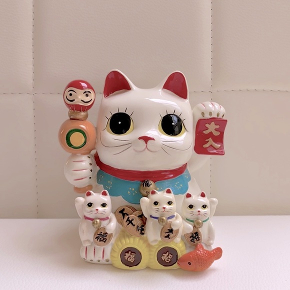 Porcelain Good Luck Cat Coin Bank - Picture 1 of 6